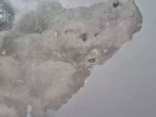 膩子脫粉，起泡，脫落，變黃，脫層產(chǎn)生原因及處理方法